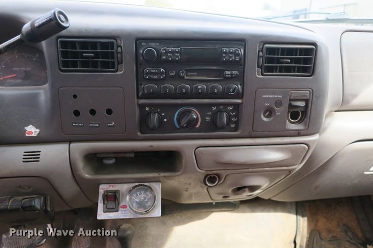 image for item EA9391 2001 Ford F450 Super Duty flatbed truck