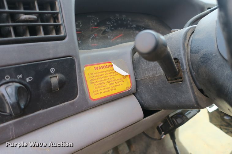 image for item EA9391 2001 Ford F450 Super Duty flatbed truck