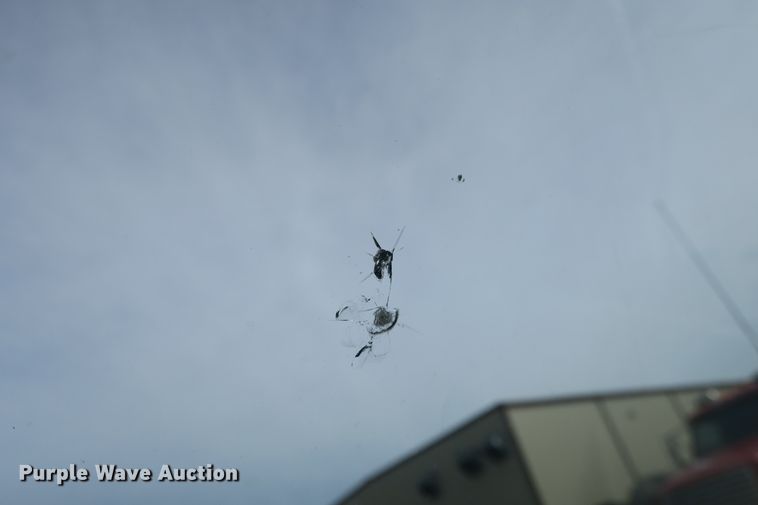 image for item EA9391 2001 Ford F450 Super Duty flatbed truck