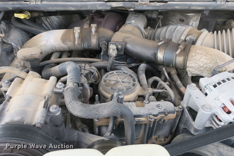 image for item EA9391 2001 Ford F450 Super Duty flatbed truck