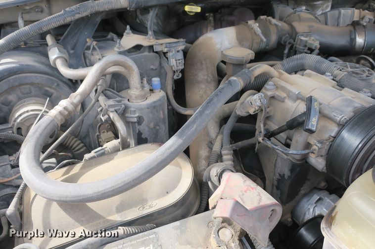 image for item EA9391 2001 Ford F450 Super Duty flatbed truck