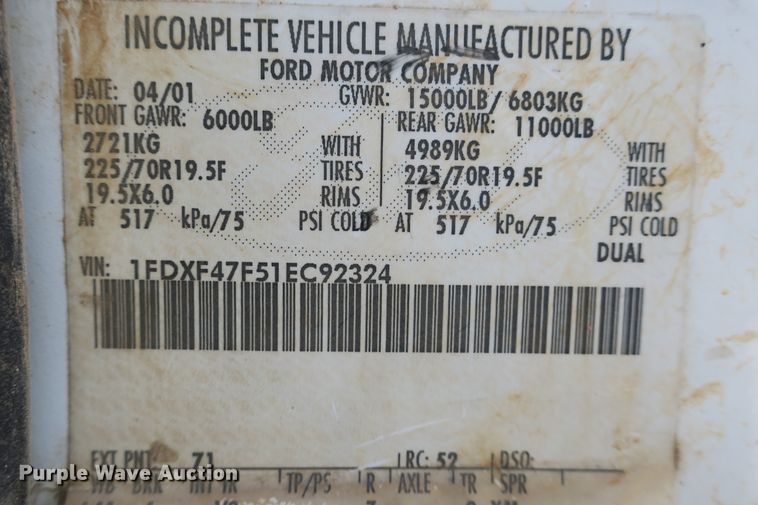 image for item EA9391 2001 Ford F450 Super Duty flatbed truck