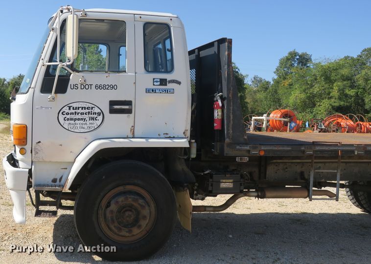 image for item EA9396 1986 Chevrolet Tiltmaster flatbed truck