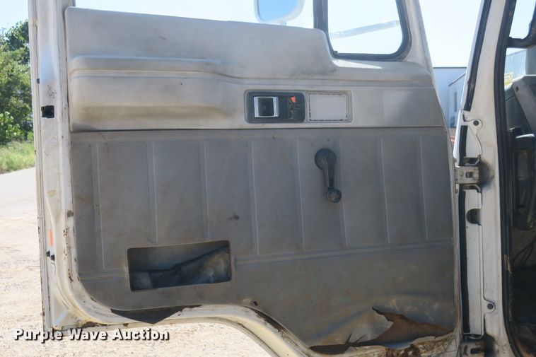 image for item EA9396 1986 Chevrolet Tiltmaster flatbed truck