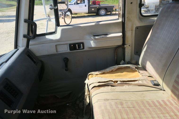 image for item EA9396 1986 Chevrolet Tiltmaster flatbed truck