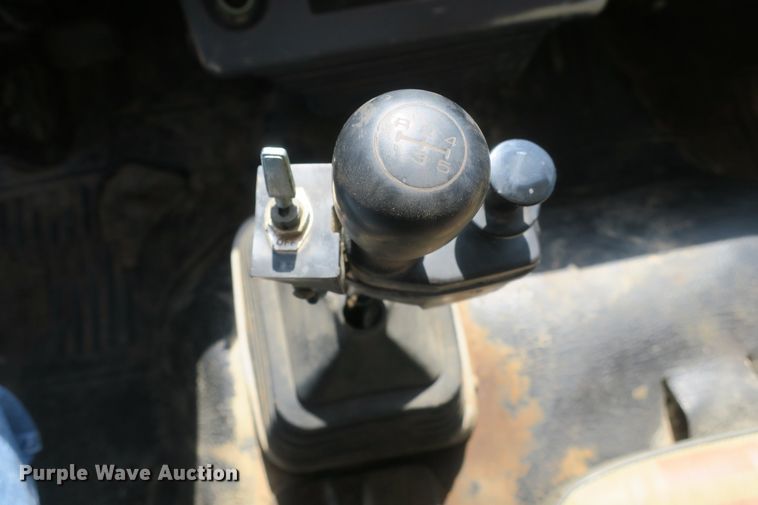 image for item EA9396 1986 Chevrolet Tiltmaster flatbed truck