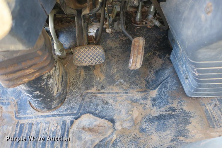 image for item EA9396 1986 Chevrolet Tiltmaster flatbed truck