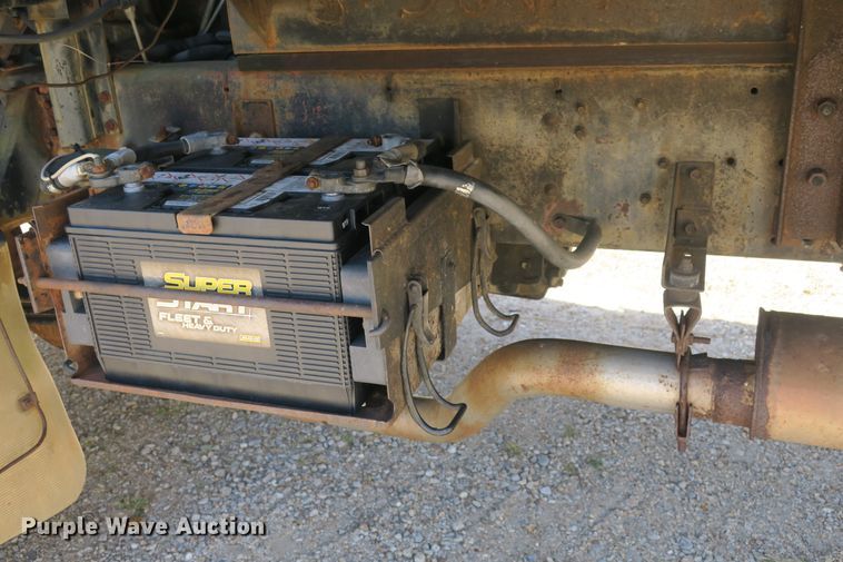 image for item EA9396 1986 Chevrolet Tiltmaster flatbed truck