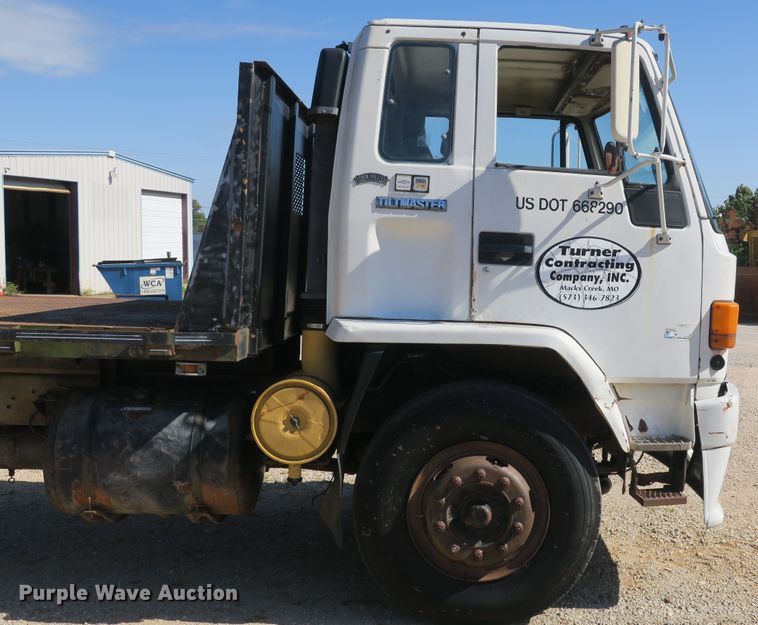 image for item EA9396 1986 Chevrolet Tiltmaster flatbed truck