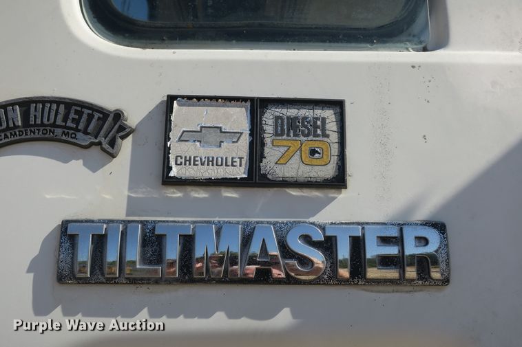 image for item EA9396 1986 Chevrolet Tiltmaster flatbed truck