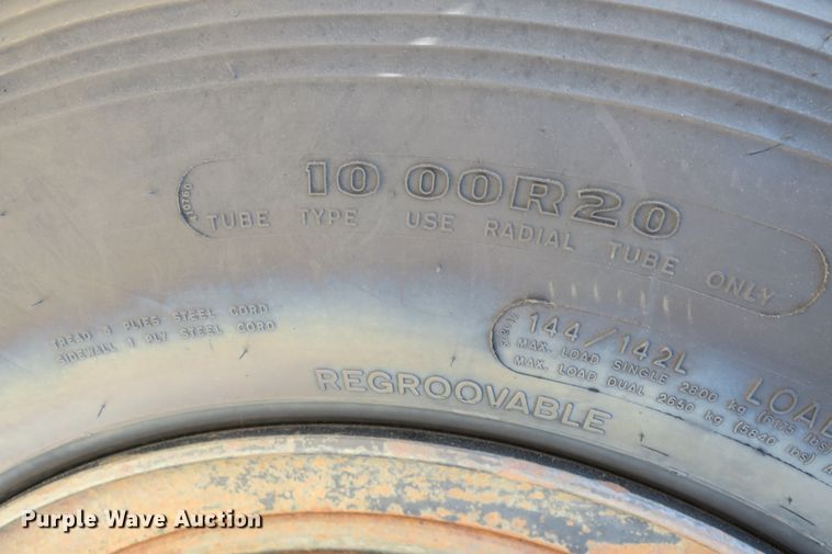 image for item EA9396 1986 Chevrolet Tiltmaster flatbed truck