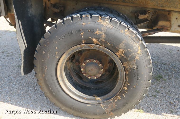 image for item EA9396 1986 Chevrolet Tiltmaster flatbed truck