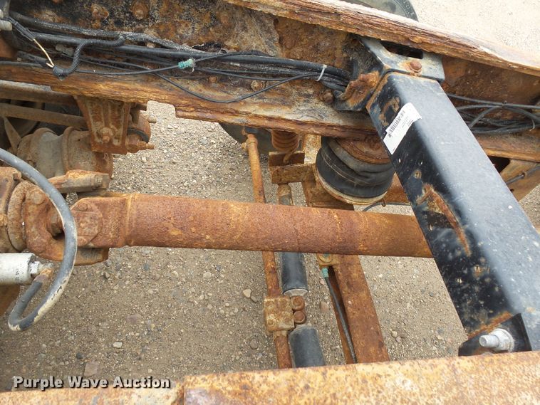 image for item EF9552 1993 Peterbilt 378 truck cab and chassis