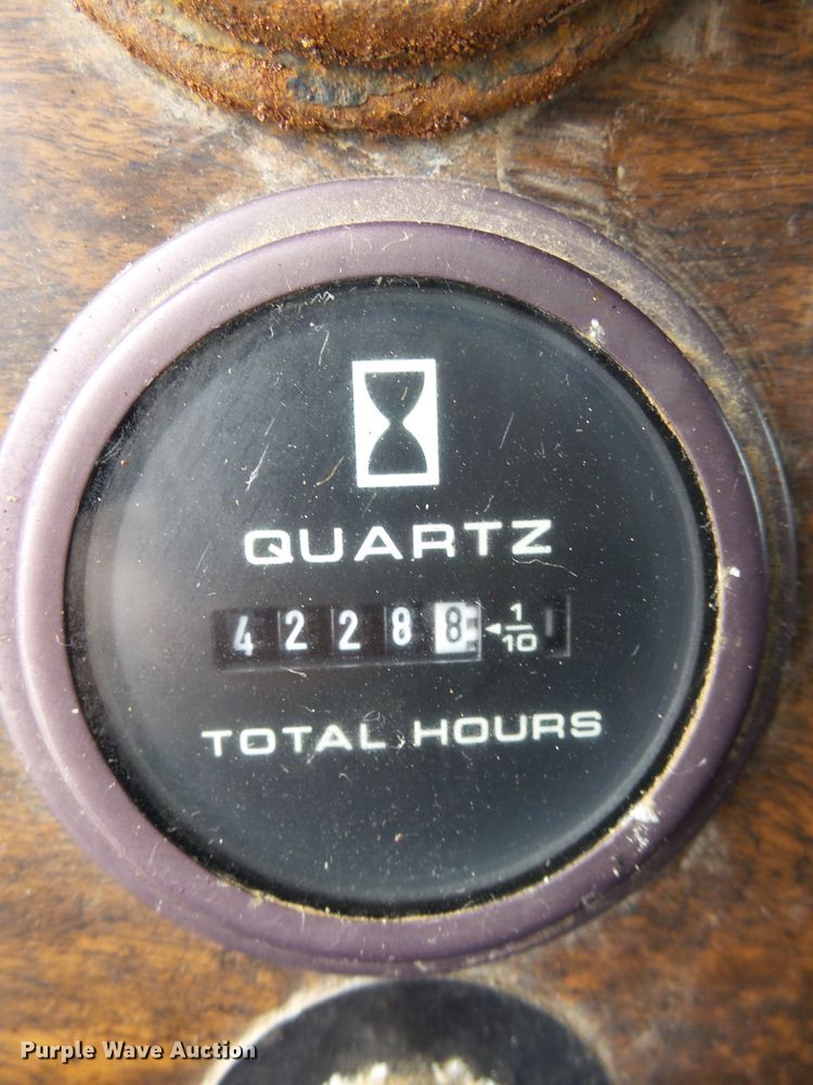 image for item EF9552 1993 Peterbilt 378 truck cab and chassis