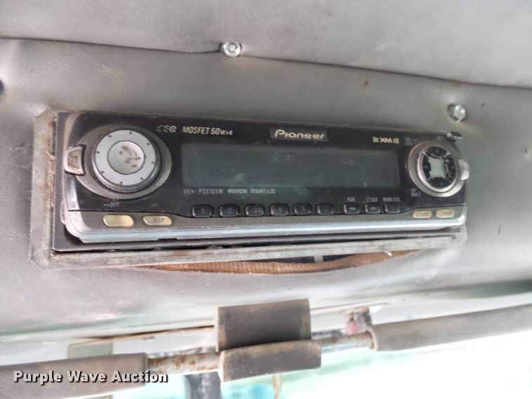 image for item EF9552 1993 Peterbilt 378 truck cab and chassis