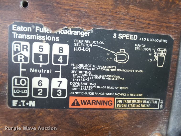 image for item EF9552 1993 Peterbilt 378 truck cab and chassis
