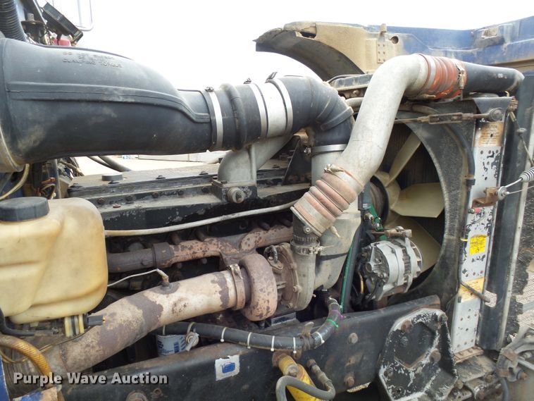 image for item EF9552 1993 Peterbilt 378 truck cab and chassis