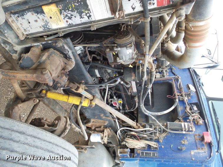 image for item EF9552 1993 Peterbilt 378 truck cab and chassis