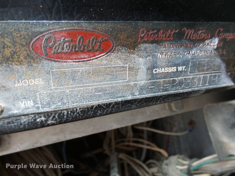 image for item EF9552 1993 Peterbilt 378 truck cab and chassis