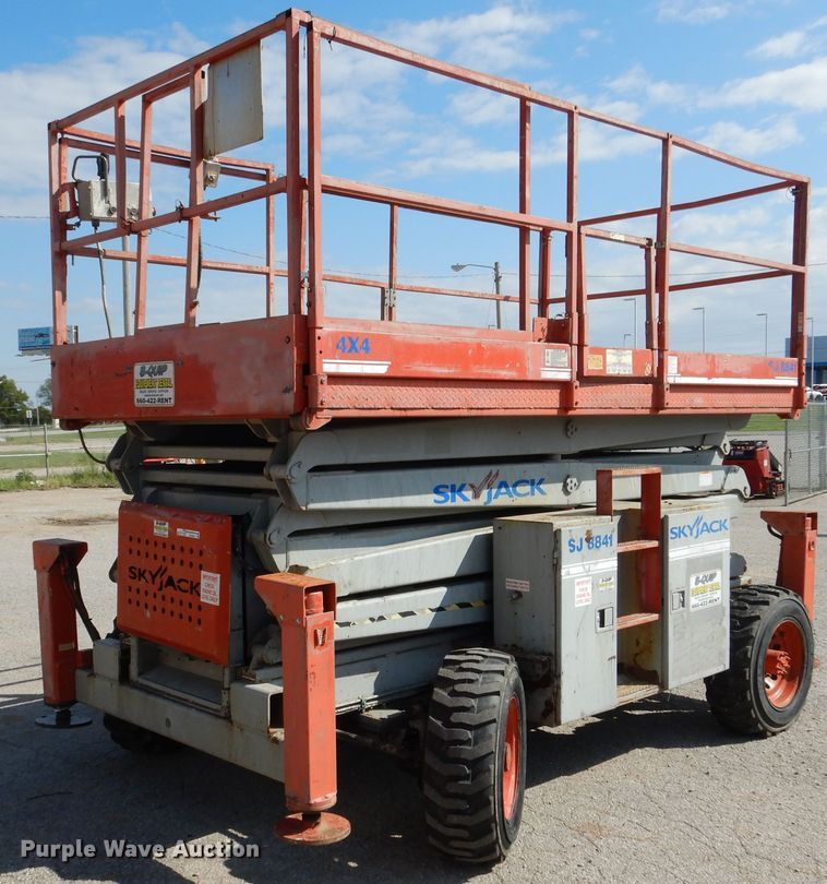 image for item EK9080 2006 Sky Jack SJ8841 scissor lift