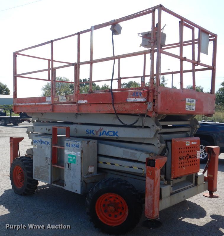 image for item EK9080 2006 Sky Jack SJ8841 scissor lift