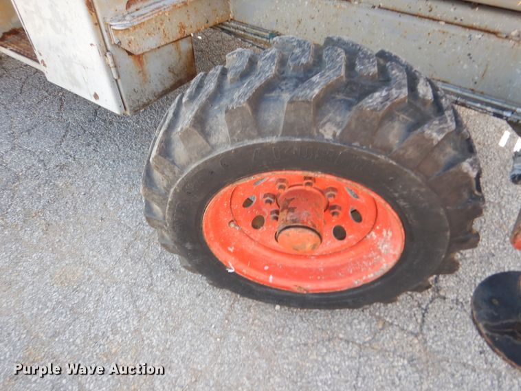 image for item EK9080 2006 Sky Jack SJ8841 scissor lift