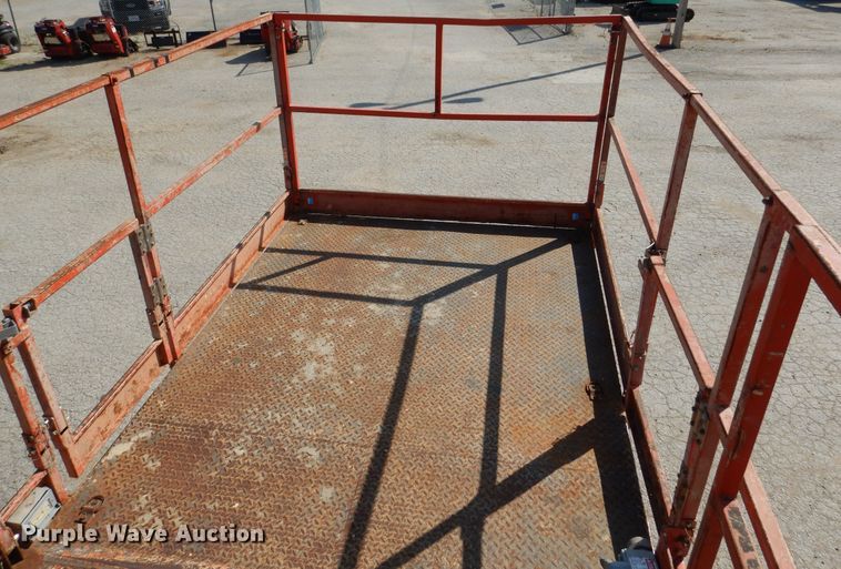 image for item EK9080 2006 Sky Jack SJ8841 scissor lift