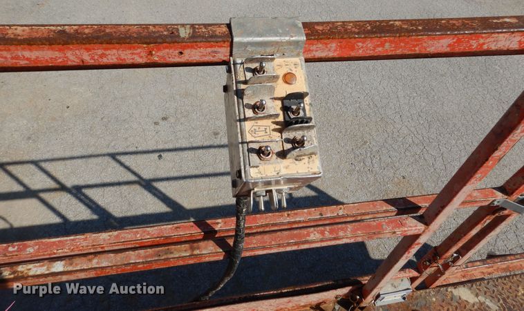 image for item EK9080 2006 Sky Jack SJ8841 scissor lift