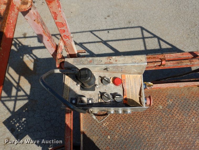 image for item EK9080 2006 Sky Jack SJ8841 scissor lift