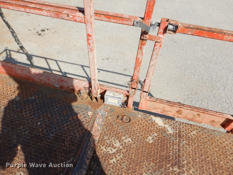 image for item EK9080 2006 Sky Jack SJ8841 scissor lift