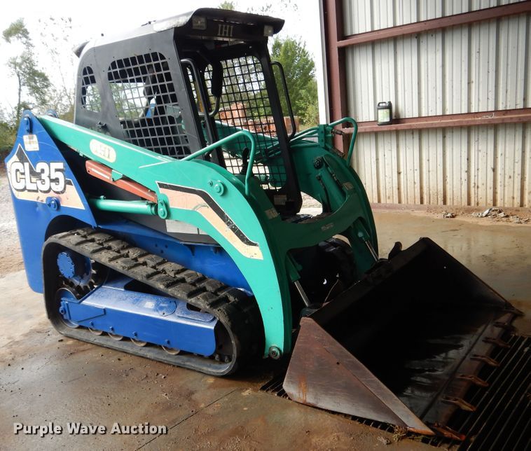 image for item EK9082 2011 IHI CL35 skid steer