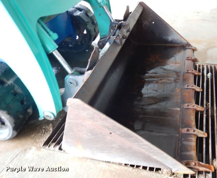 image for item EK9082 2011 IHI CL35 skid steer