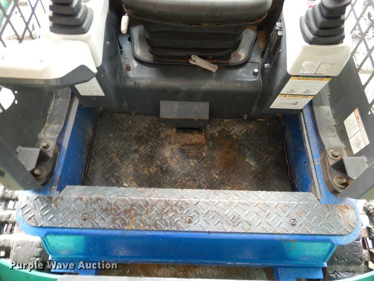 image for item EK9082 2011 IHI CL35 skid steer