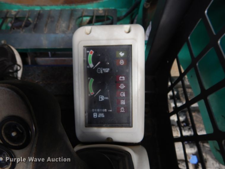 image for item EK9082 2011 IHI CL35 skid steer