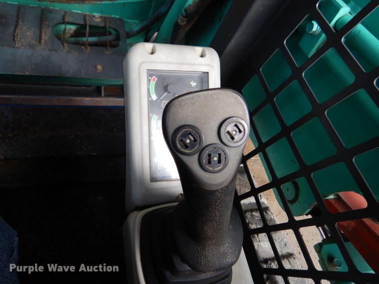 image for item EK9082 2011 IHI CL35 skid steer