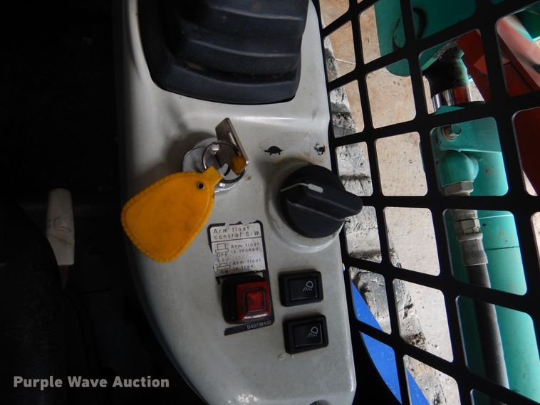 image for item EK9082 2011 IHI CL35 skid steer