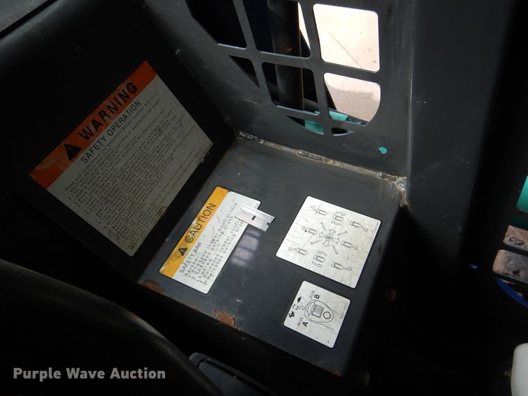 image for item EK9082 2011 IHI CL35 skid steer