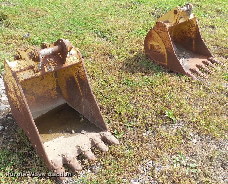 image for item EM9849 (2) Werk Brau backhoe buckets