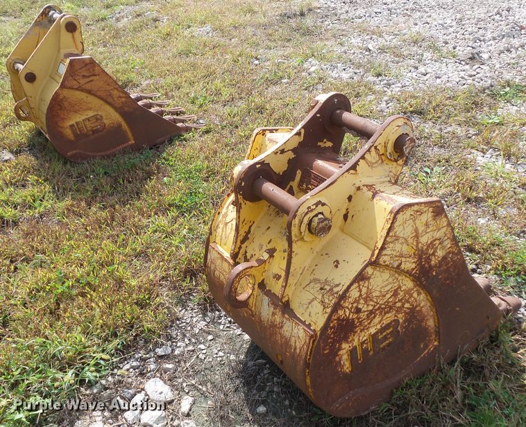 image for item EM9849 (2) Werk Brau backhoe buckets