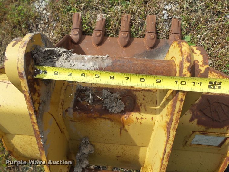 image for item EM9849 (2) Werk Brau backhoe buckets