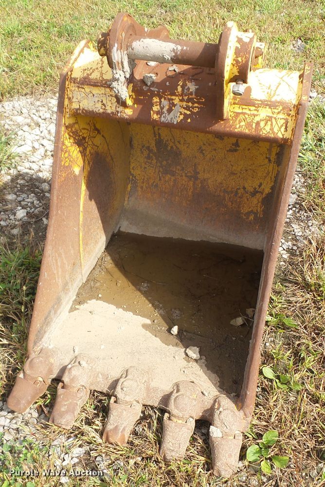 image for item EM9849 (2) Werk Brau backhoe buckets