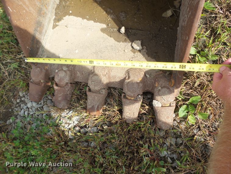 image for item EM9849 (2) Werk Brau backhoe buckets