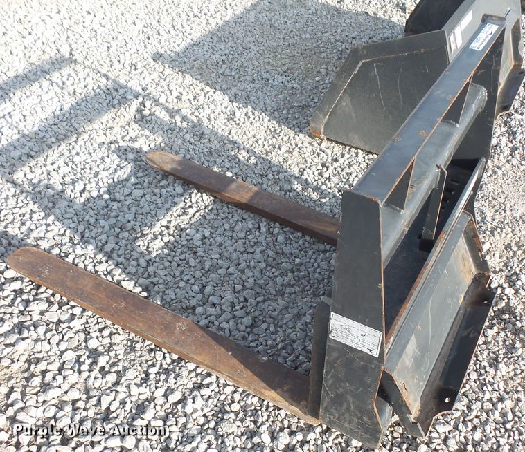 image for item FB9293 Compact utility loader pallet forks