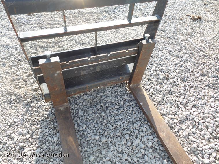 image for item FB9293 Compact utility loader pallet forks
