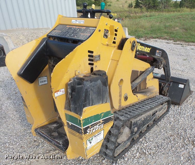 image for item FB9294 2015 Vermeer S725TX compact utility loader