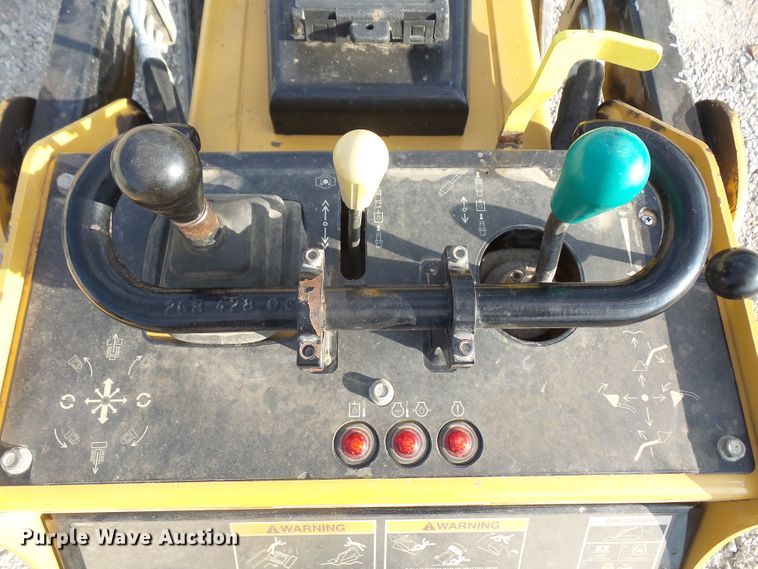 image for item FB9294 2015 Vermeer S725TX compact utility loader