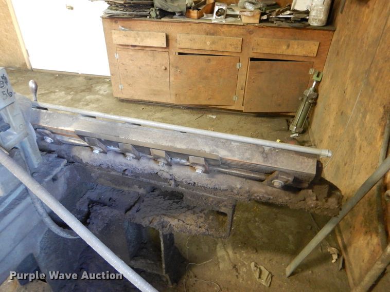 image for item FI9643 Newman G240 single knife grinder chipper knife sharpener