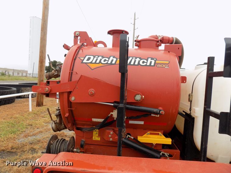 image for item FK9805 2016 Ditch Witch FX30 vacuum excavator