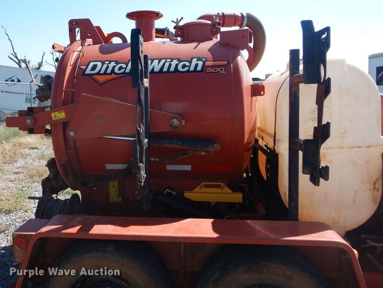 image for item FK9815 2017 Ditch Witch FX30 vacuum excavator