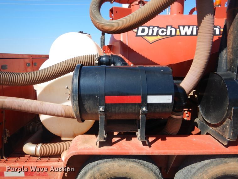 image for item FK9815 2017 Ditch Witch FX30 vacuum excavator